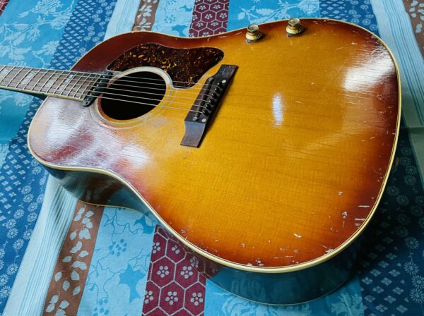 Guitare électro-acoustique Gibson J-160 E n°868270 (1968, USA), étui usé La boite à Musique, mécaniques Kluson – Image 2