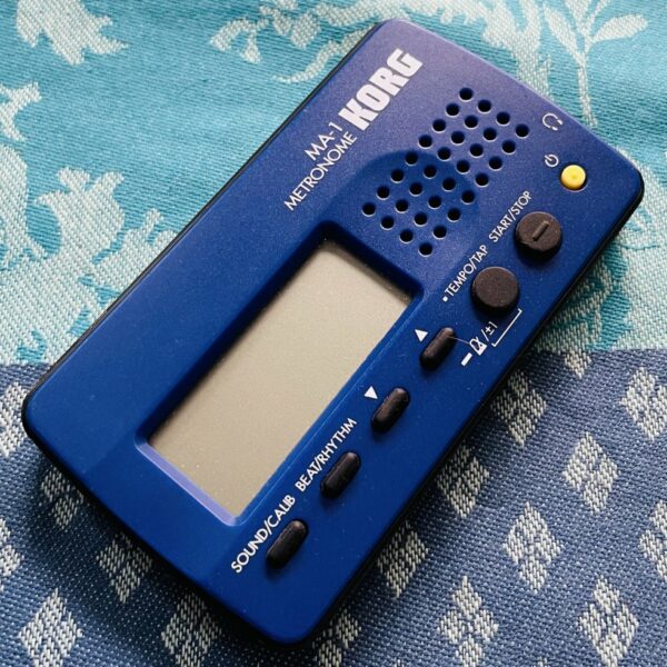 Accordeur guitare Korg MA-1, boite