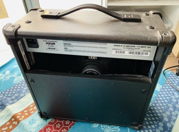 Ampli guitare Line 6 Spider IV 15 n°SF2L6305000671, notice, 15W – Image 2