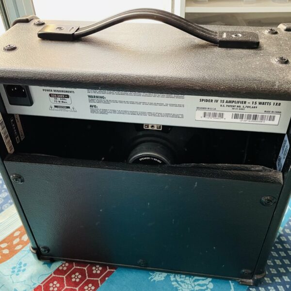 Alternative view of Ampli guitare Line 6 Spider IV 15 n°SF2L6305000671, notice, 15W