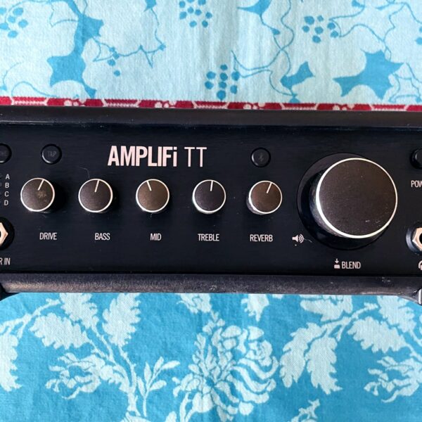 Ampli guitare Line 6 Amplifi TT n°TMDOM6504002080, alim, notice, boite d’origine