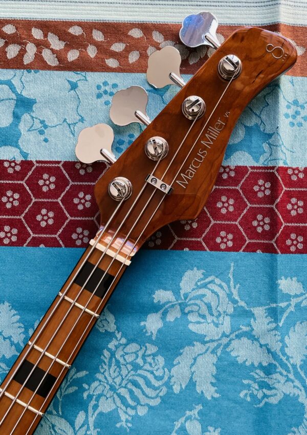 Basse électrique Marcus Miller V5 tobacco sunburst n°2N23211209, housse X-tone – Image 3