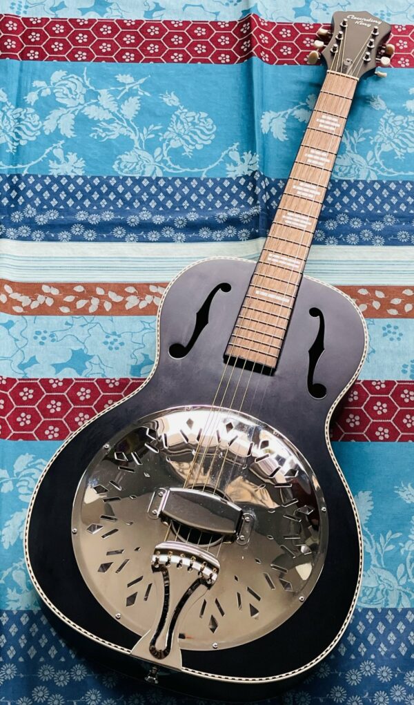 Dobro Recording King RPH-22 MBK n°221029346, réglée chez le luthier Amal (08.09.25)