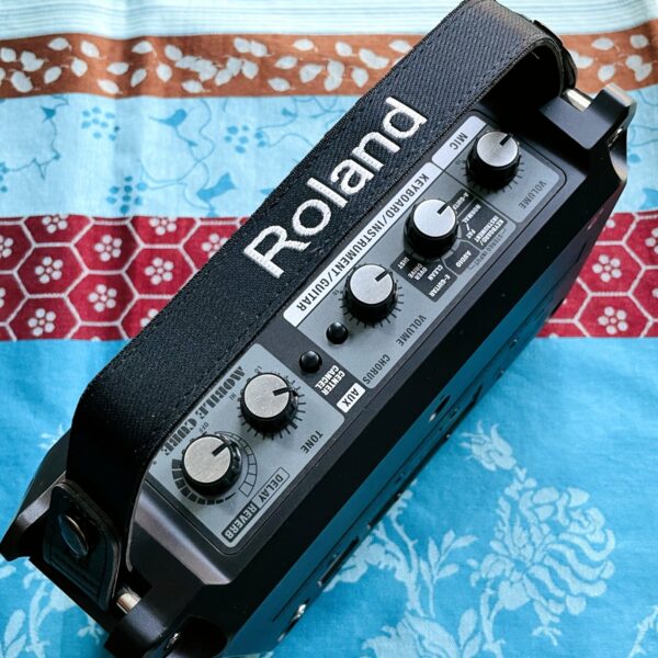 Alternative view of Ampli à piles guitare chant Roland Mobile Cube n°F3R7207, 5W