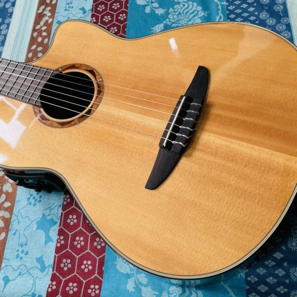 Alternative view of Guitare électro-classique Yamaha nylon NC900R n°HIP130549, étui FX, réglage luthier Amal (20.09.25), préampli neuf importé du Japon (2025)