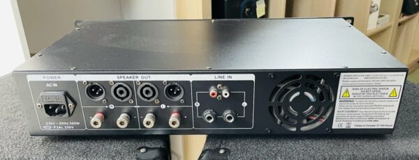 Pack sonorisation enceintes passives Yamaha S112V n°11714063 / 11711448, ampli Ibiza AMP300, 2 câbles speakon, 2 supports d’enceintes neufs Millenium BS-2211B set (housse) – Image 7
