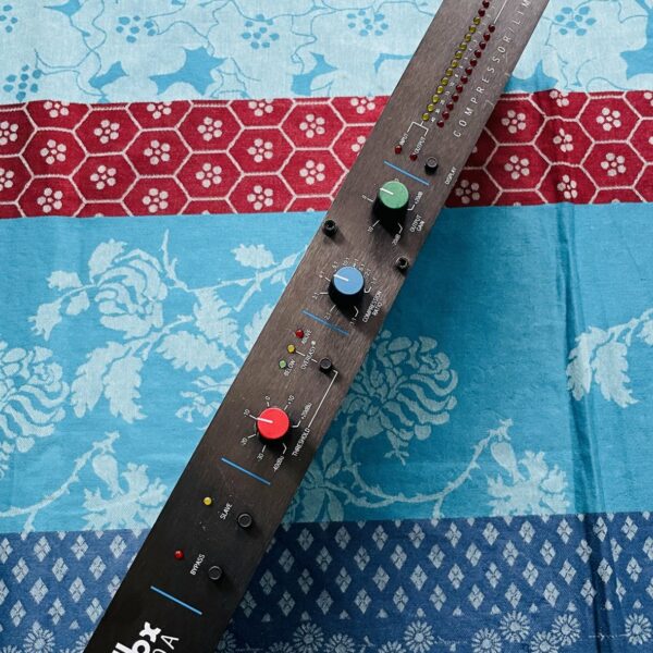 Rack compresseur limiteur DBX 160A n°160ADV-EV-01004433, alim
