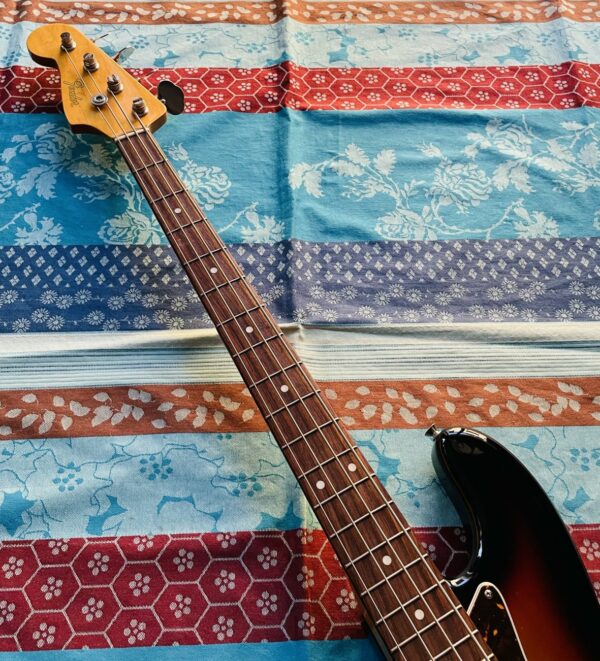 Basse électrique gaucher Fender jazzbass JB-62 LH sunburst n°T078256 (2007, Japan), housse Univox – Image 2