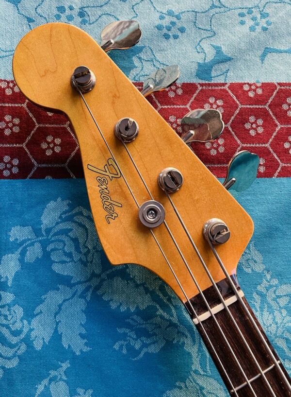 Basse électrique gaucher Fender jazzbass JB-62 LH sunburst n°T078256 (2007, Japan), housse Univox – Image 3