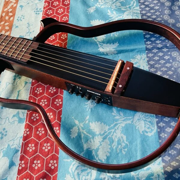 Alternative view of Guitare de voyage Sonicake QGT01, housse d’origine