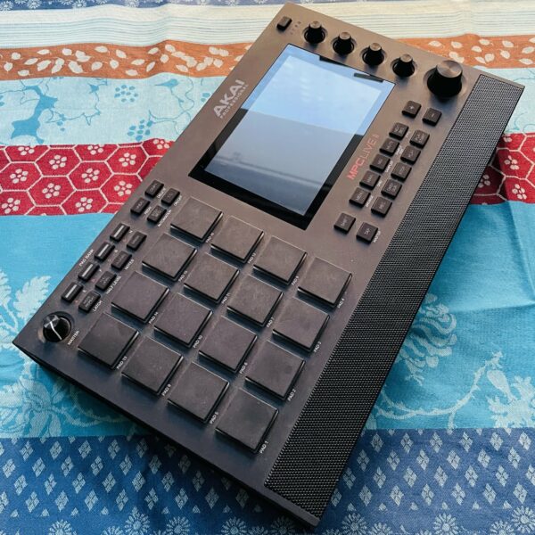 Groovemachine Akai MPC Live 2 n°A12009245605662, alim, usb