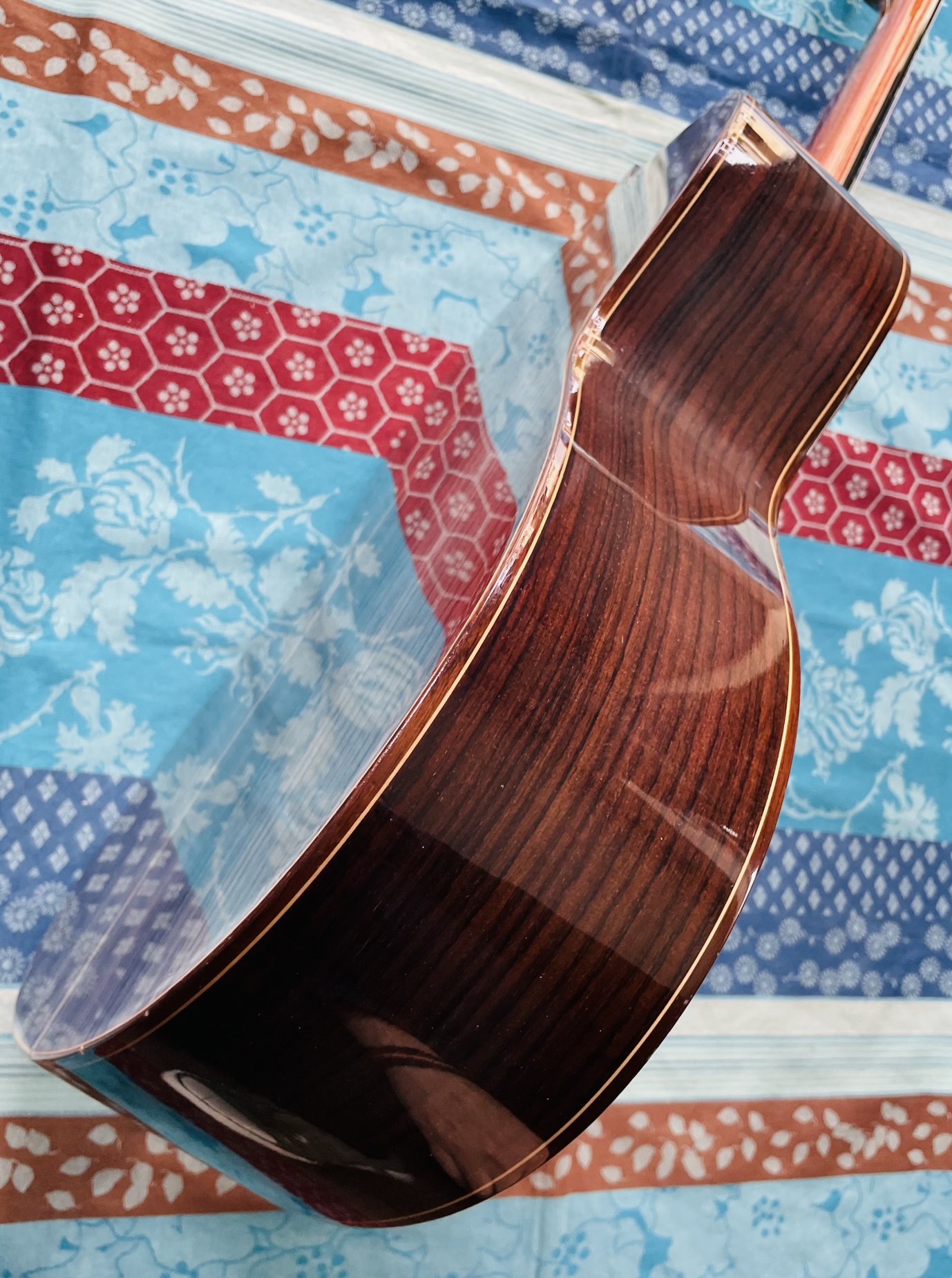 Guitare classique Almansa modèle 436, accordeur Boss, étui usé – Image 3