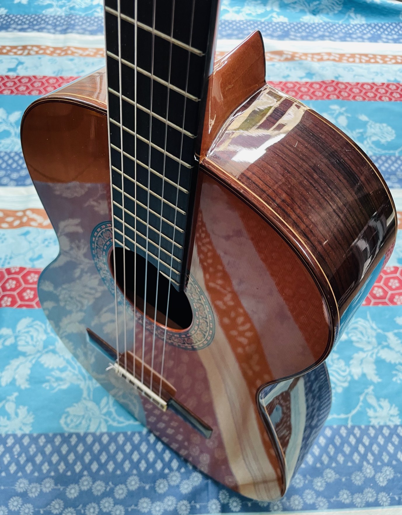 Guitare classique Almansa modèle 436, accordeur Boss, étui usé – Image 5