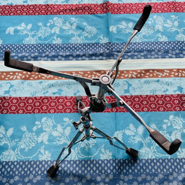 Alternative view of Pied de caisse claire Basix