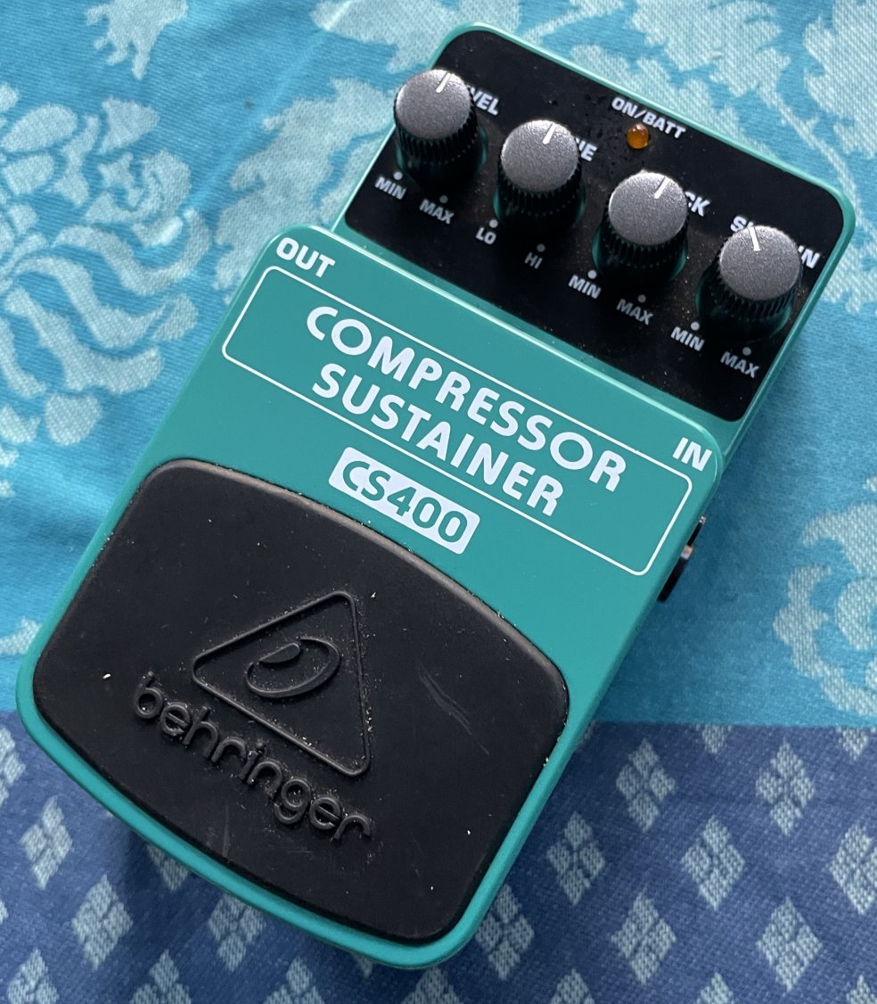 Pédale Behringer CS-100, boite d'origine