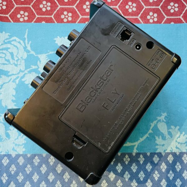 Alternative view of Mini ampli guitare Blackstar Fly 3 mini n°ZZA151010889, alim