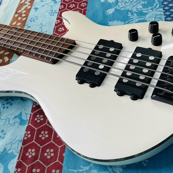 Alternative view of Basse électrique active 5 cordes Cort C5H White Pearl n°130803341