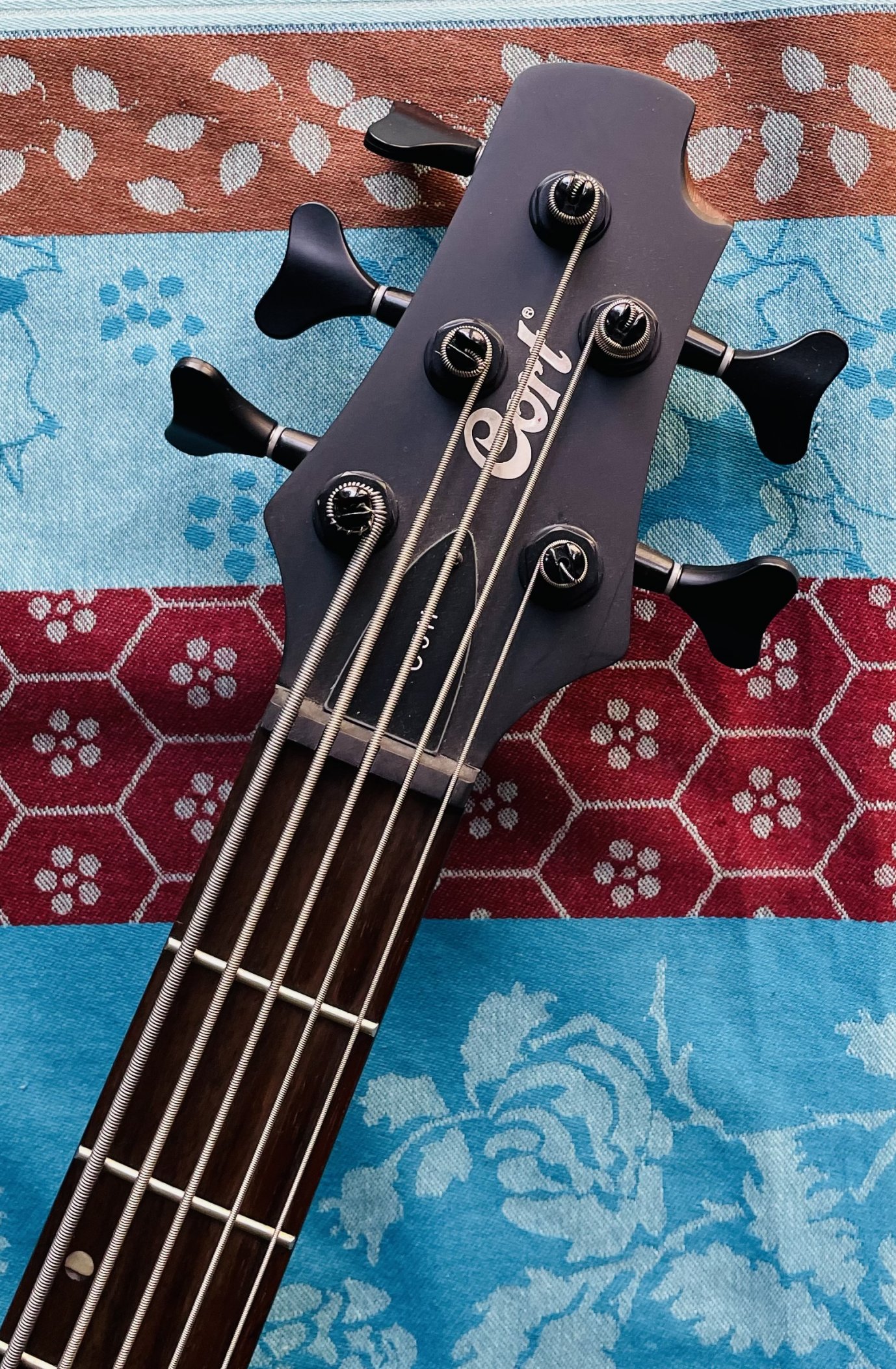 Basse électrique active 5 cordes Cort C5H White Pearl n°130803341 (Indonésia) – Image 4