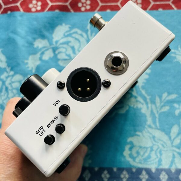 Alternative view of Pédale basse Electro-Harmonix Battalion Bass Preamp DI n°20221077458, boite d’origine, alim