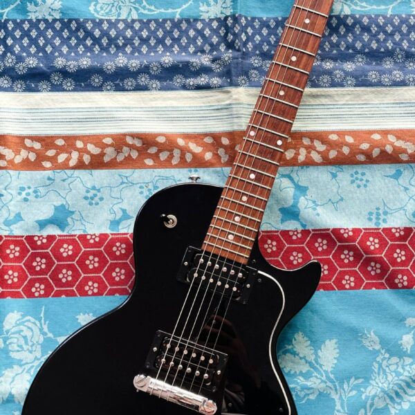 Guitare électrique Gibson Les Paul Special Tribute Humbucker Ebony Satin n°209610112 (2020, USA), modèle LPSPTH01ESCH1, certificat, housse Fazley