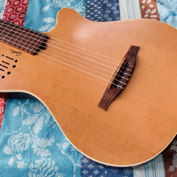 Alternative view of Guitare électro-classique Godin Multiac Encore Grand Concert Duet n°20052166, housse Godin, 2 jeux de cordes neuves Hannabach-Knobloch