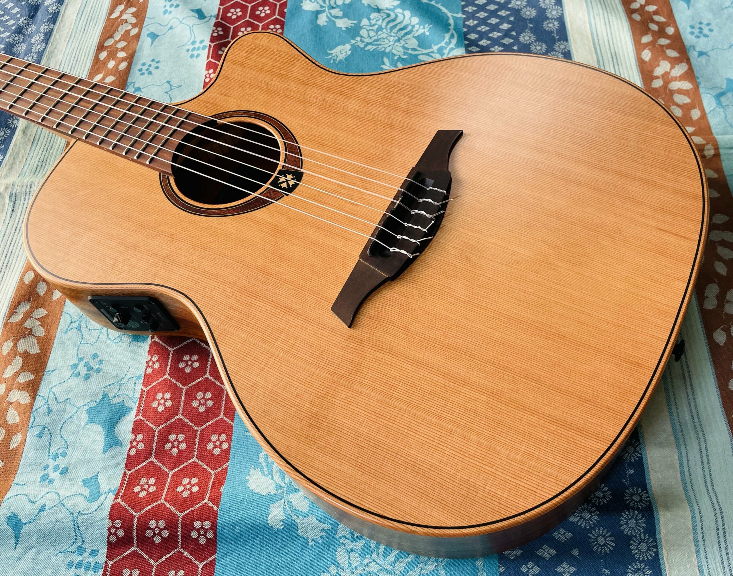 Guitare électro-acoustique Lâg TN170 ASCE nylon auditorium slim cut n°240GLT12146, cordes savarez – Image 2