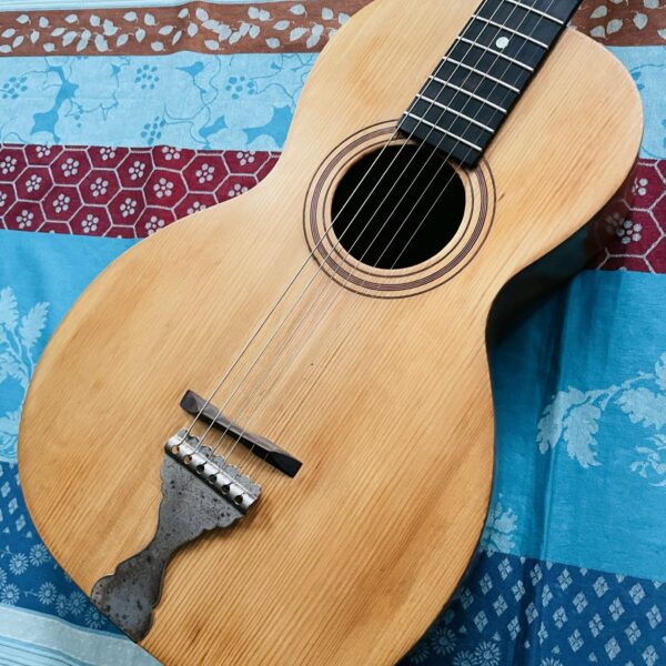 Alternative view of Rare guitare vintage Lyon & Healy Circa parlor (1920, USA), épicéa, érable, étui Gator