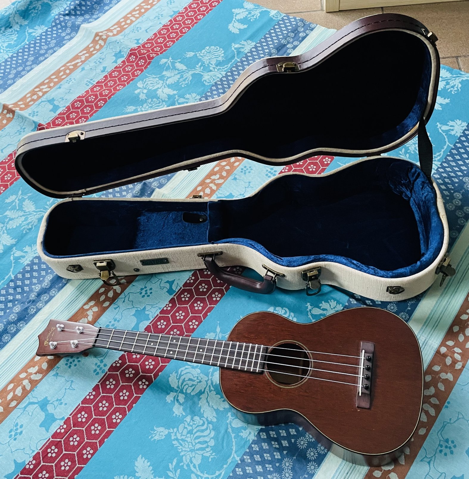 Ukulélé ténor acajou Martin (1950, USA), bel étui Gator – Image 10