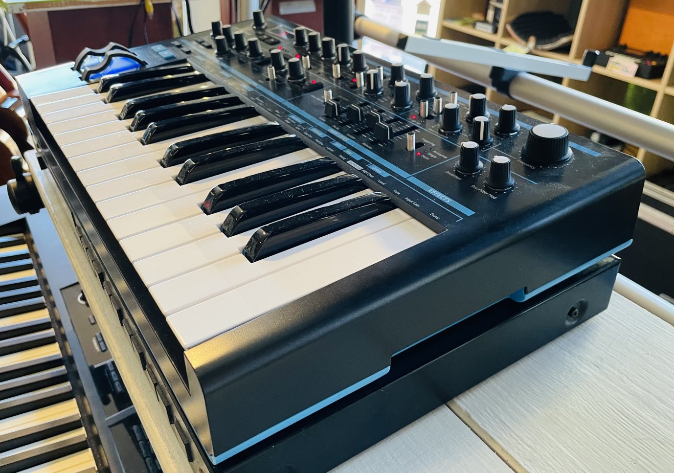 Synthé analogique mono Novation Bass Station II n°DB9437044258, alim – Image 3