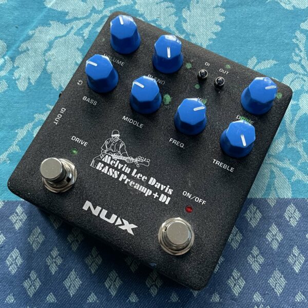 Pédale Nux Melvin Lee Davis bass preamp DI, alim Stagg, notice