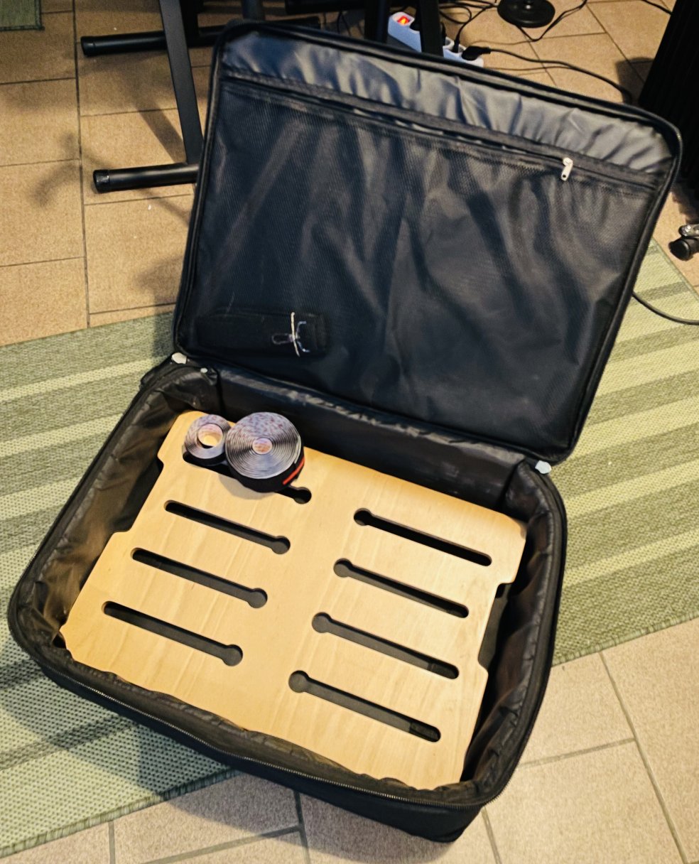 Pedalboard Electric Wood Compagny EWC10 (France), housse d’origine, scratch – Image 4