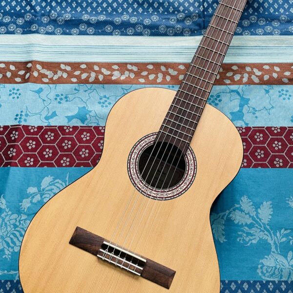 Guitare classique taille un demi Prodipe Primera, carton