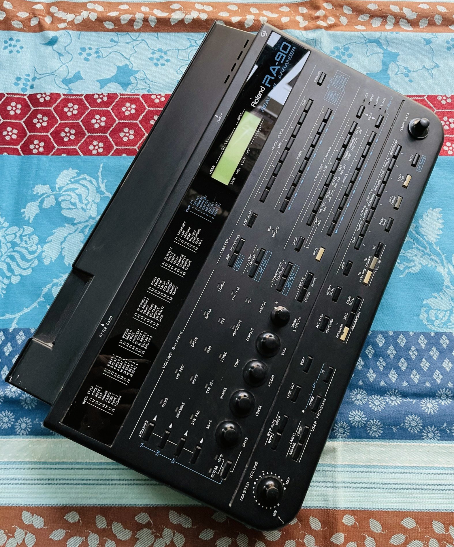 Arrangeur Roland RA-90 Realtime Arranger n°AE42487 (1991, Italy)