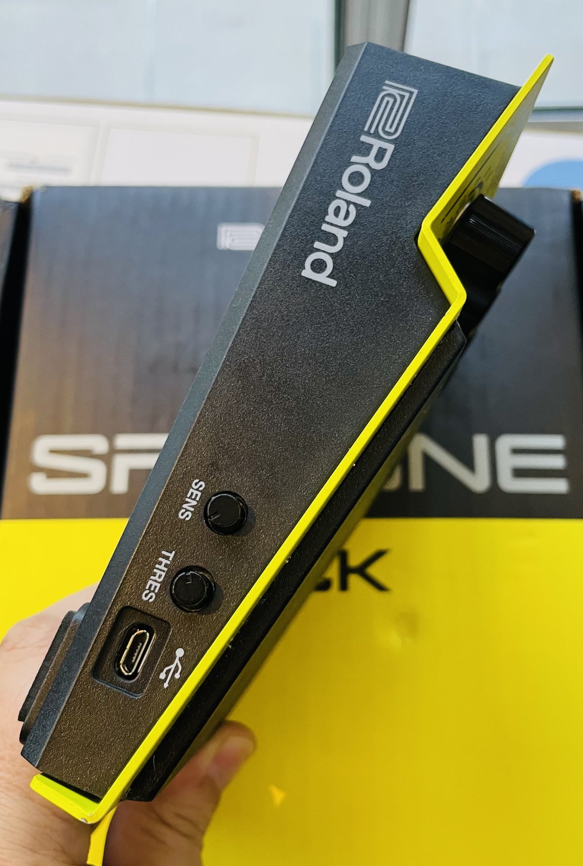 Pad électronique Roland SPD::One Kick, boite, alim Boss PSA ajoutée – Image 4