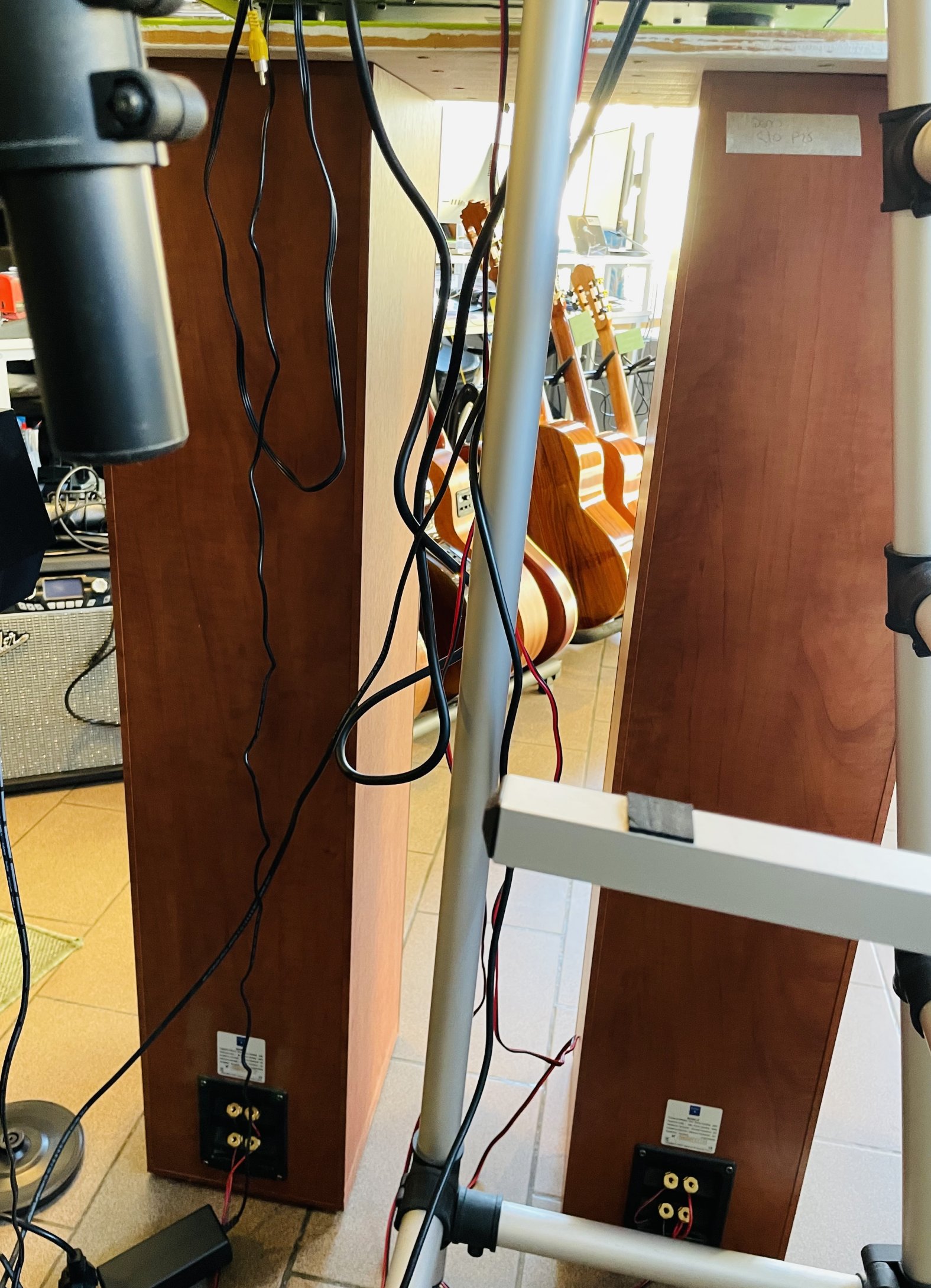 Pack paire d’enceintes Triangle Khaly n°06KHY-0275/0183 avec câbles hifi (France) + ampli NAD C352 n°H63C35230630, alim – Image 6