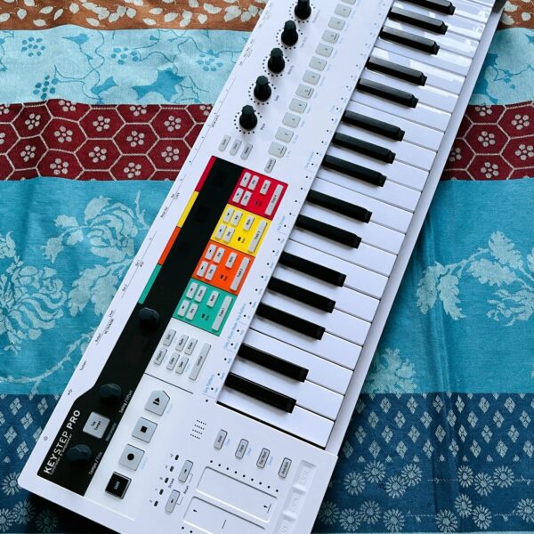 Clavier maitre séquenceur Arturia Keystep Pro 37 touches n°4631400968160389, boite d’origine, notice, code