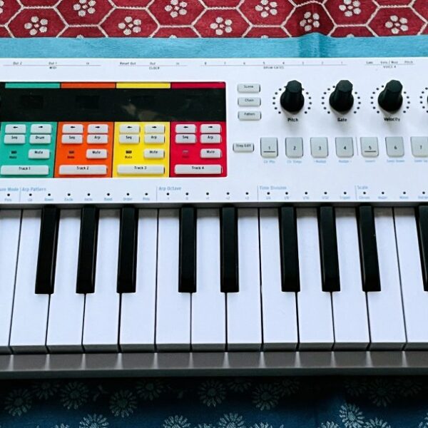 Alternative view of Clavier maitre séquenceur Arturia Keystep Pro 37 touches n°4631400968160389, boite d’origine, notice, code