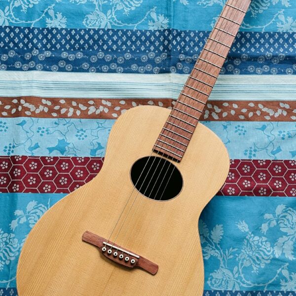 Guitare création luthier Baudry parlor (Charente)