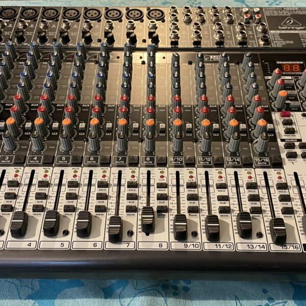 Alternative view of Table de mixage analogique Behringer Xenyx X2222 USB n°22120076AOL, carton, alim