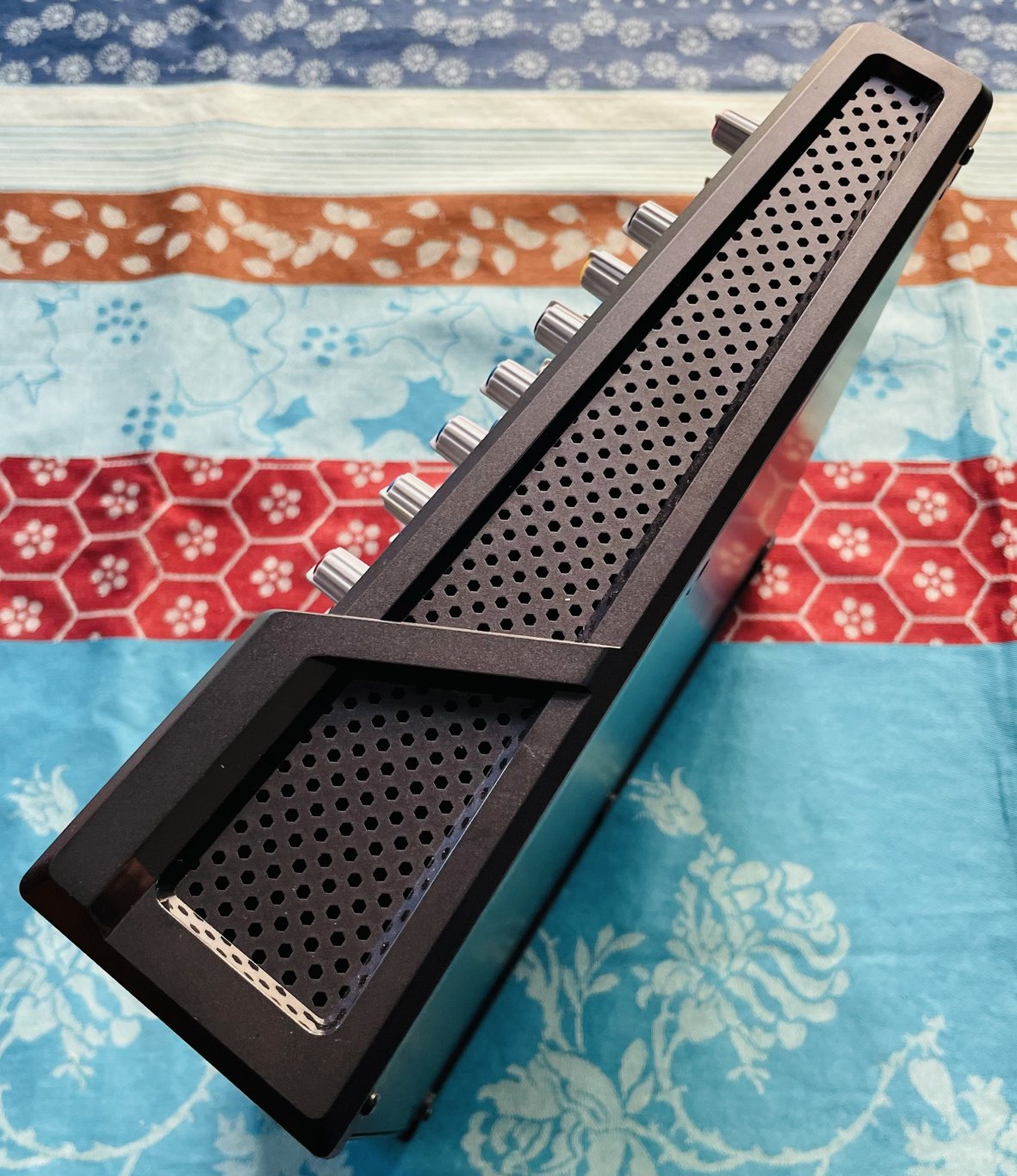 Table de mixage 10 canaux Definite Audio TM433 BU-DSP n°2308000164, carton d’origine, alim – Image 4