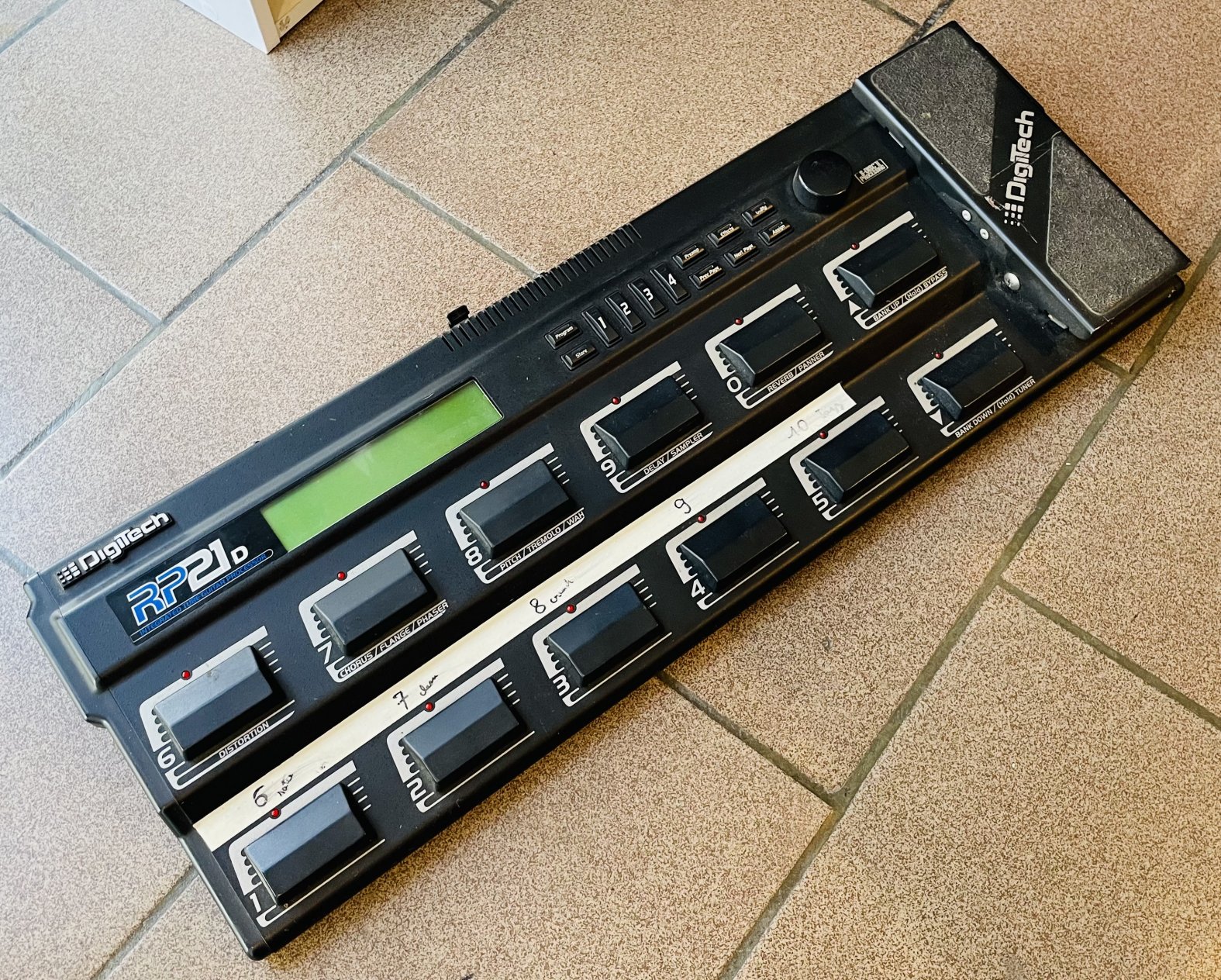 Promo Multieffets Digitech RP21D n°RP21EV000002 (USA, Utah), sans alim PS0940 !