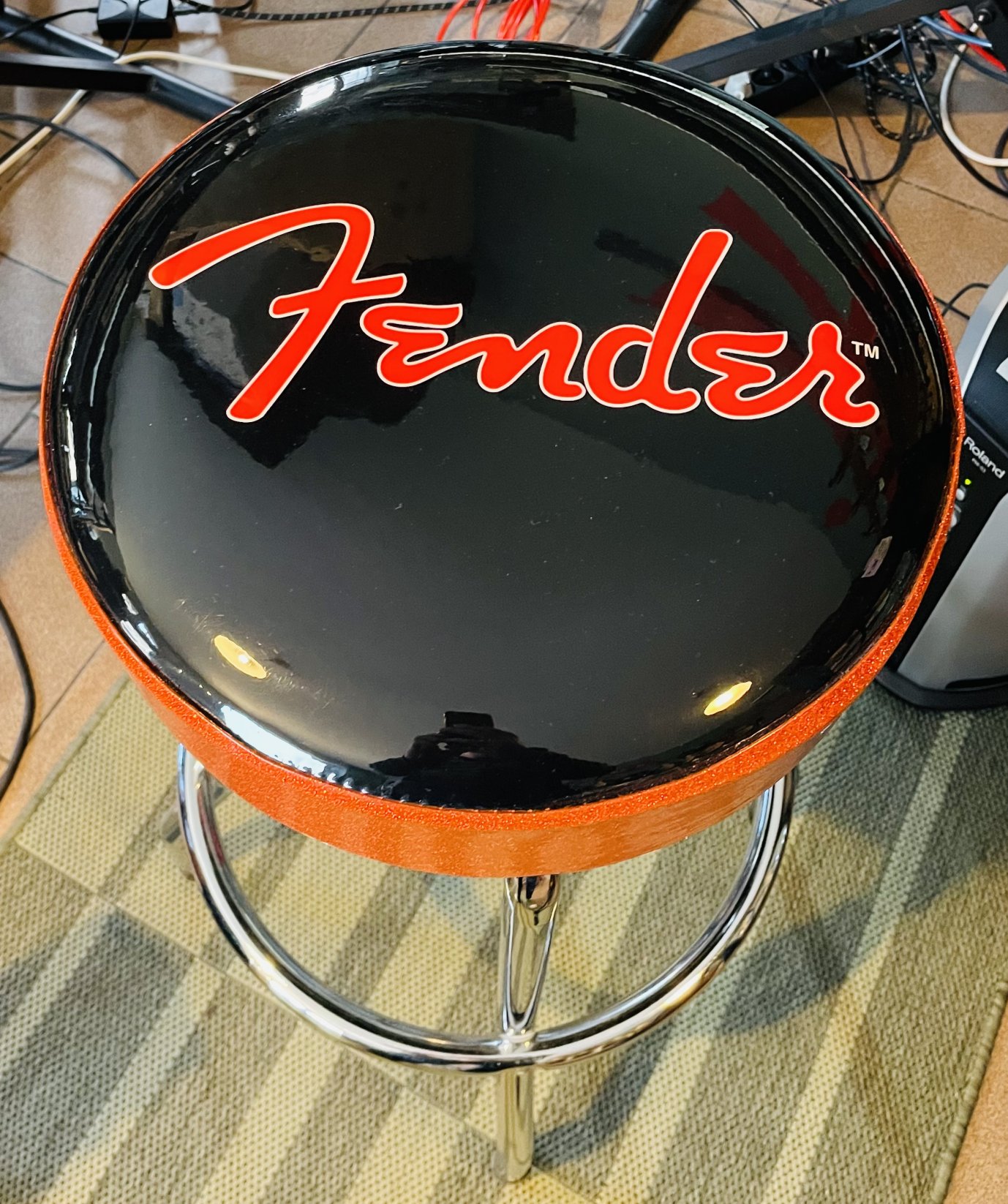 Très beau tabouret Fender Red Sparkle Logo – Image 2