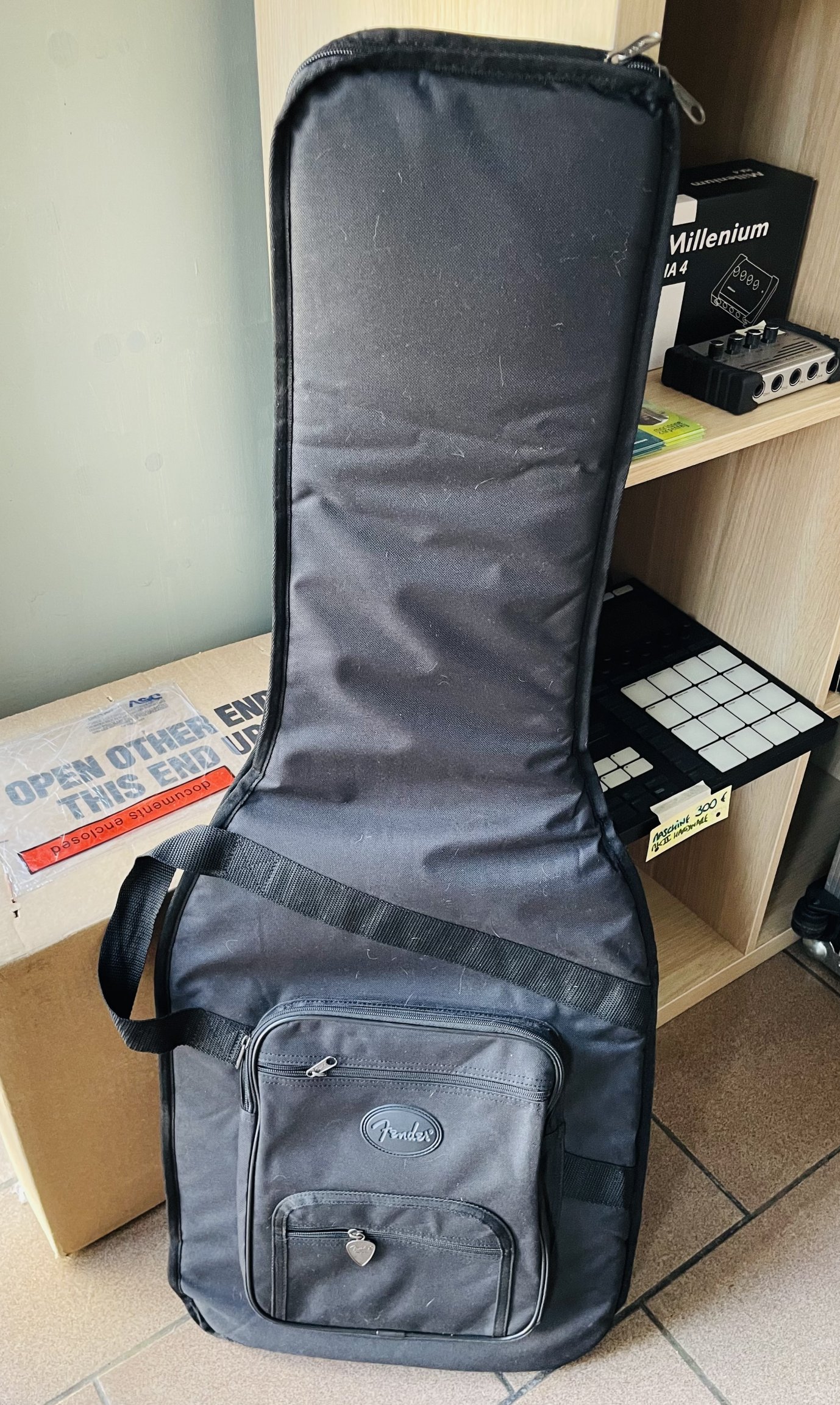 Housse Fender électrique standard