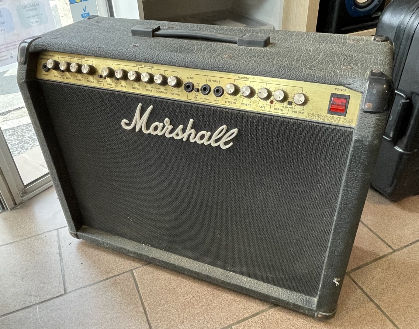 Promo ampli guitare hybride lampe transistor Marshall 8240 Valvestate S80 Stereo chorus n°930980212, alim, boutons à nettoyer!