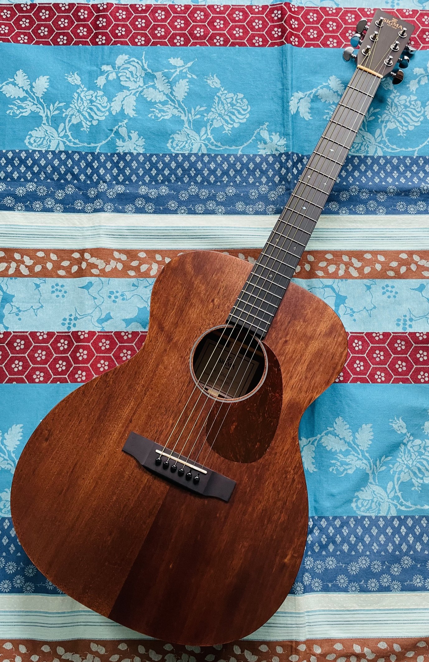 Guitare acoustique Sigma 000M-15 n°240401583, réglée luthier Manteau (10.12.25)