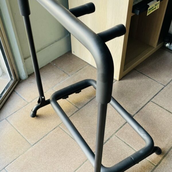 Alternative view of Support pour 3 guitares