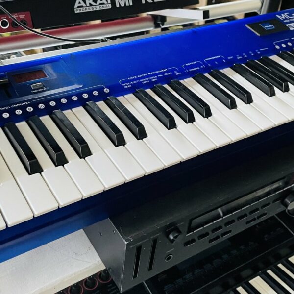 Clavier-maitre Studiotech MC-49 n°9737820, alim 9V