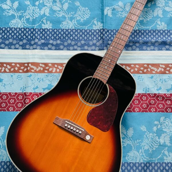 Guitare acoustique Tennessee J-45 (Gewa), méthode, accordeur, housse Turtle bag, réglée luthier Manteau (10.12.25)