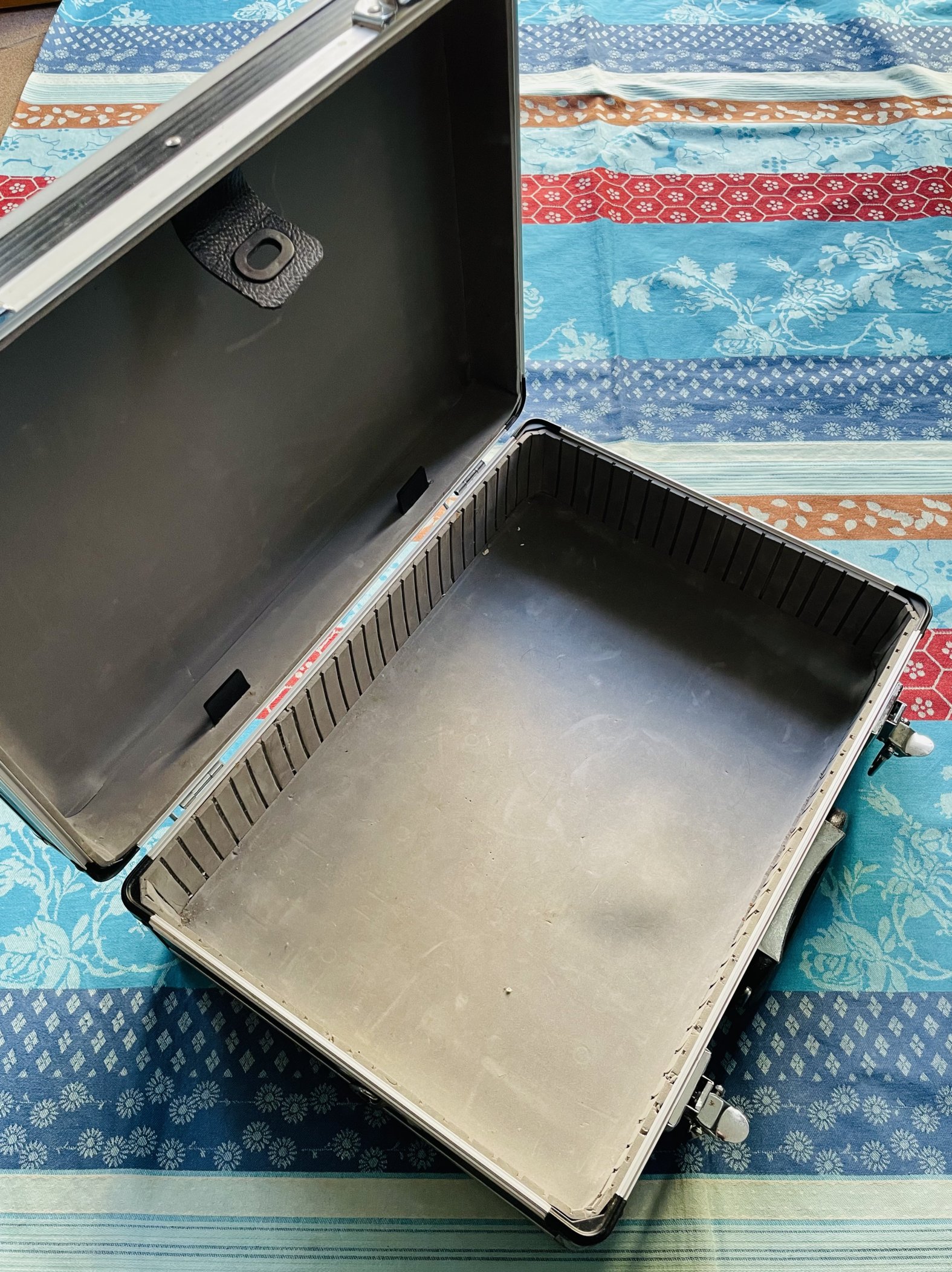 Valise rangement de câbles micros accessoires divers – Image 2