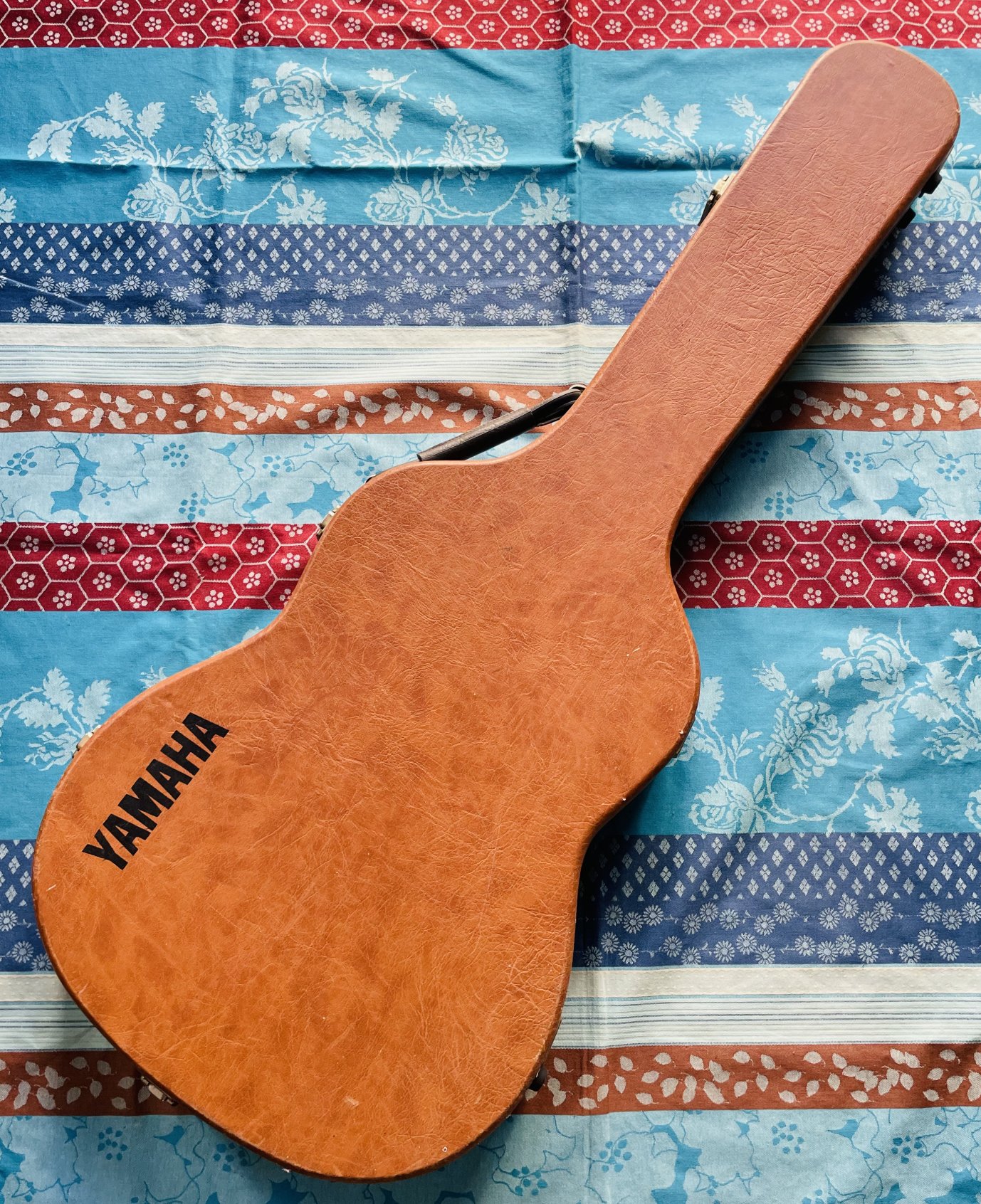 Guitare électro-acoustique humbucker piezo Yamaha AEX500 n°IL14006, étui Yamaha, mécaniques Kluson, mécaniques d’origine dorées (boite) – Image 11